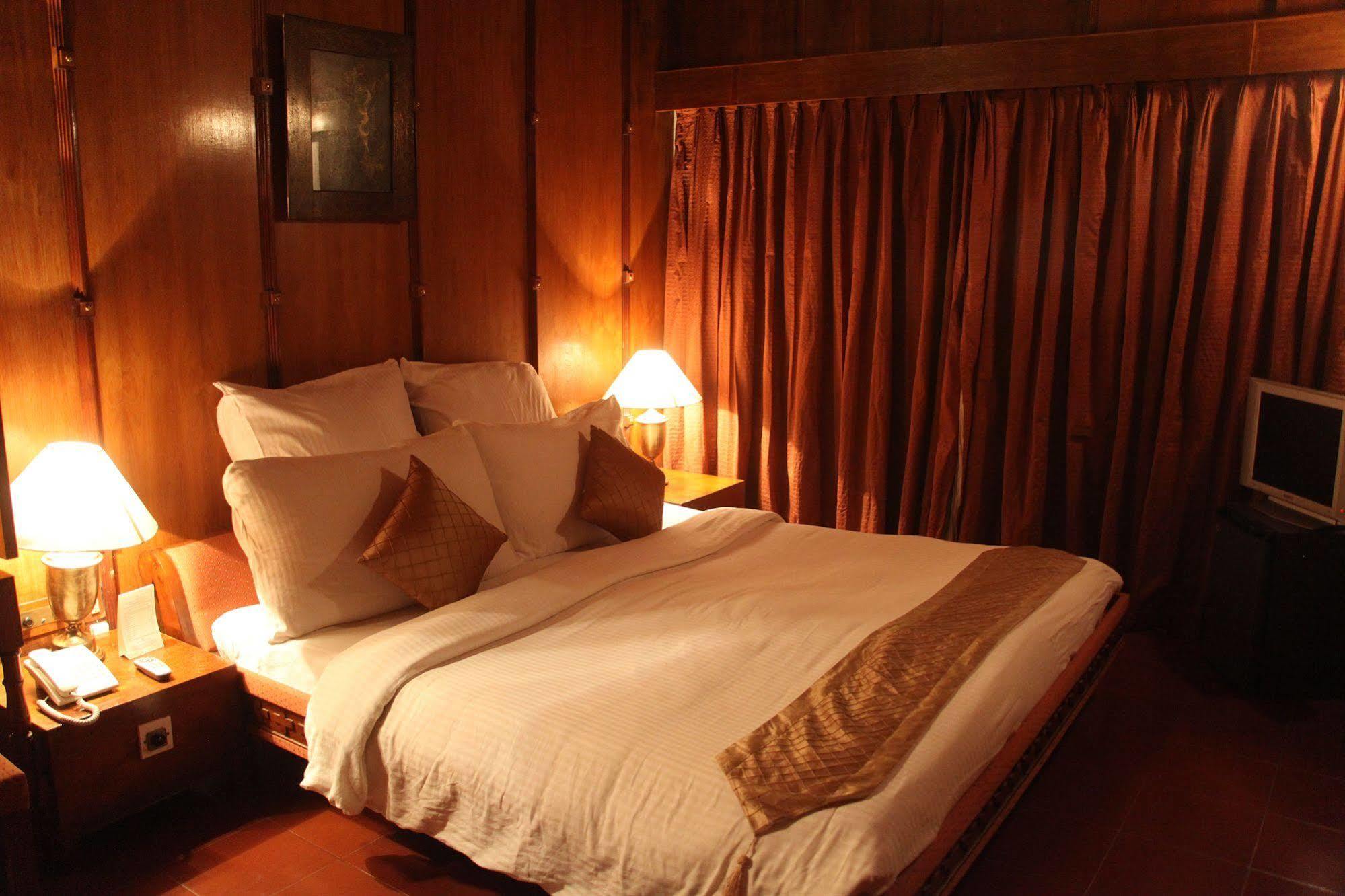 Saj Luciya -A Classified 4 Star Hotel Thiruvananthapuram Exterior photo